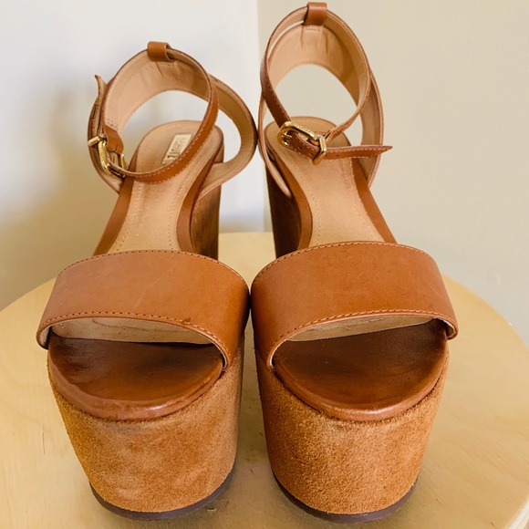 Platforms - Picture 2 of 4